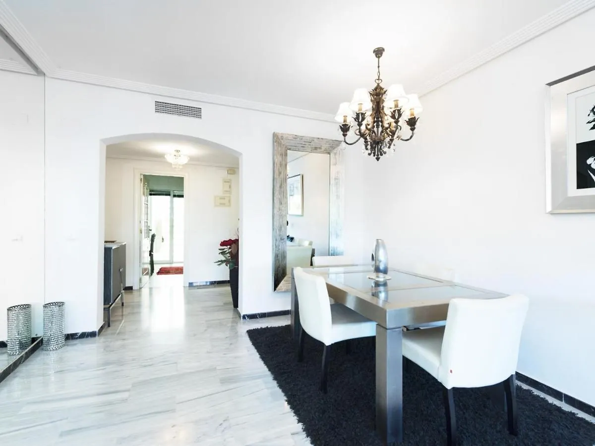Apartamento De 2 Dormitorios En Medina Garden Marbella Lejlighed