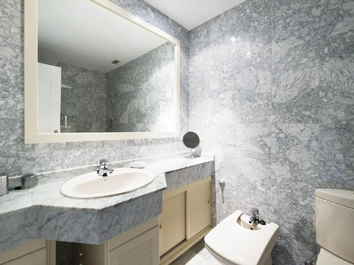 Apartamento De 2 Dormitorios En Medina Garden Marbella 0*,
